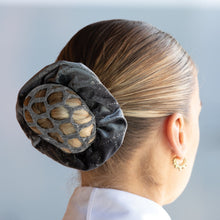 Load image into Gallery viewer, Solitaire Velvet Scrunchie
