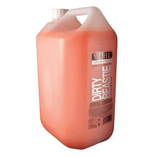 Load image into Gallery viewer, Wahl Dirty Beastie Shampoo
